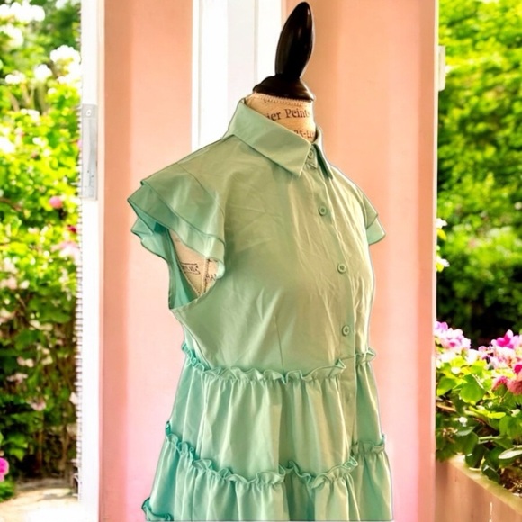 Vintage Sundress. Button down. Flutter sleeve. Ruffled tiers. Super light. - Picture 10 of 16